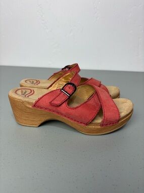 Dansko Red Leather Clog Sandals with Buckle Strap Size 36 / 5.5-6 Women's